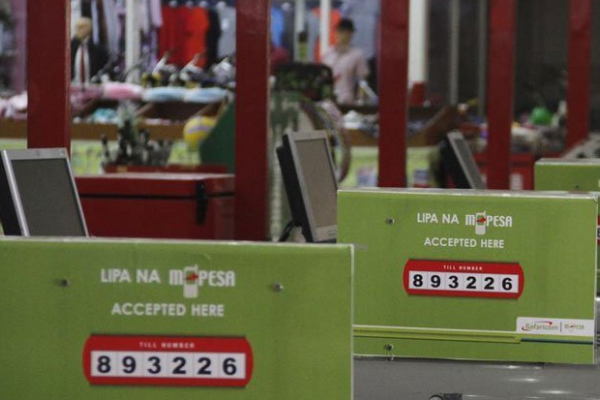 M-PESA is arguably the poster child of a cashless society in Afrika as it has gained popularity in East Afrika. 